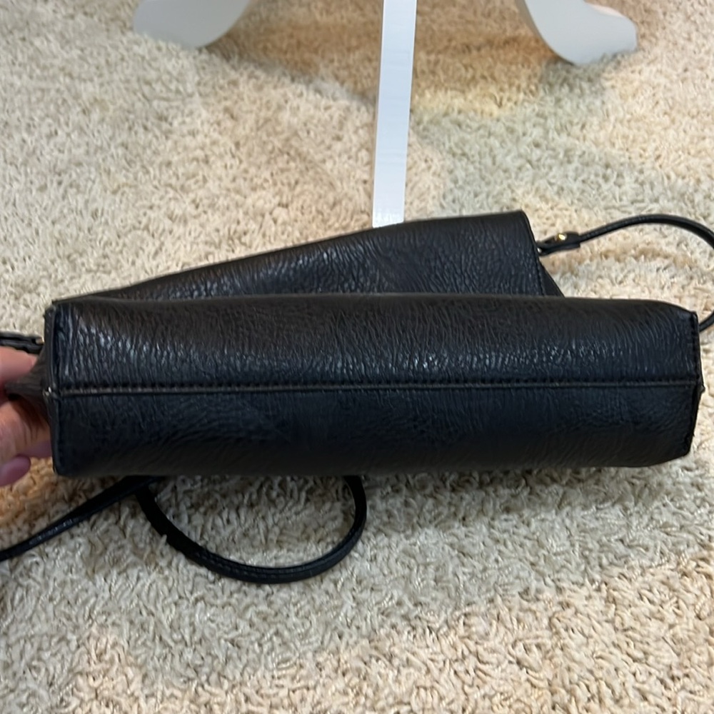 Urban Outfitters Magnetic Flap Crossbody - Picture 5 of 9